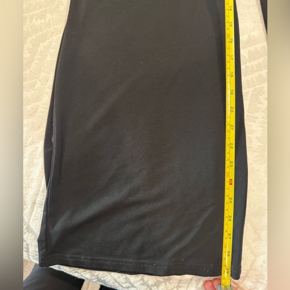 Express V wired neck jumpsuit wide leg smocked back black - Picture 6 of 8